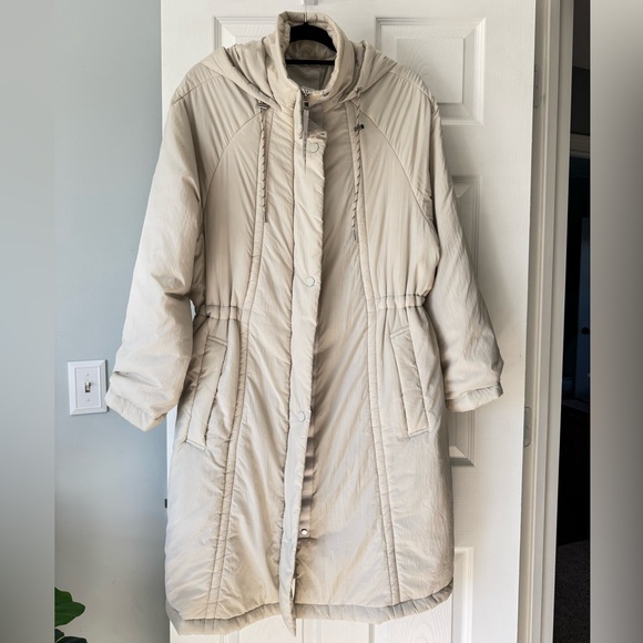 Varley Elle Light Padded Nylon Parka Nwt Light beige Small (easily fits medium) - Picture 4 of 14
